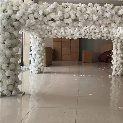 Chuppah White Rose -järjestelyt